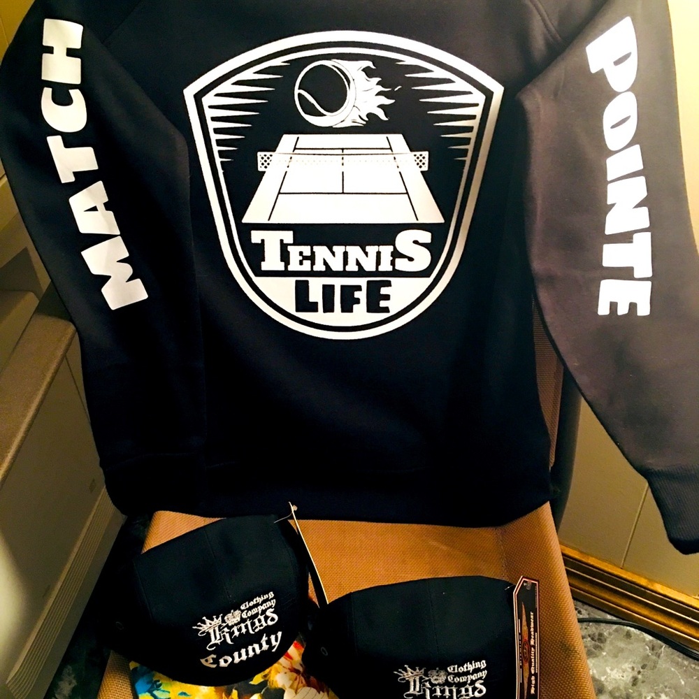 🎾🏈⚾️🏀Men’s Classic Athletic Sweatshirt.